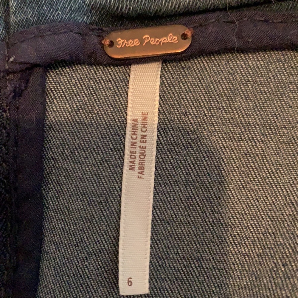 Distressed Denim Mini🔥 - Picture 3 of 8